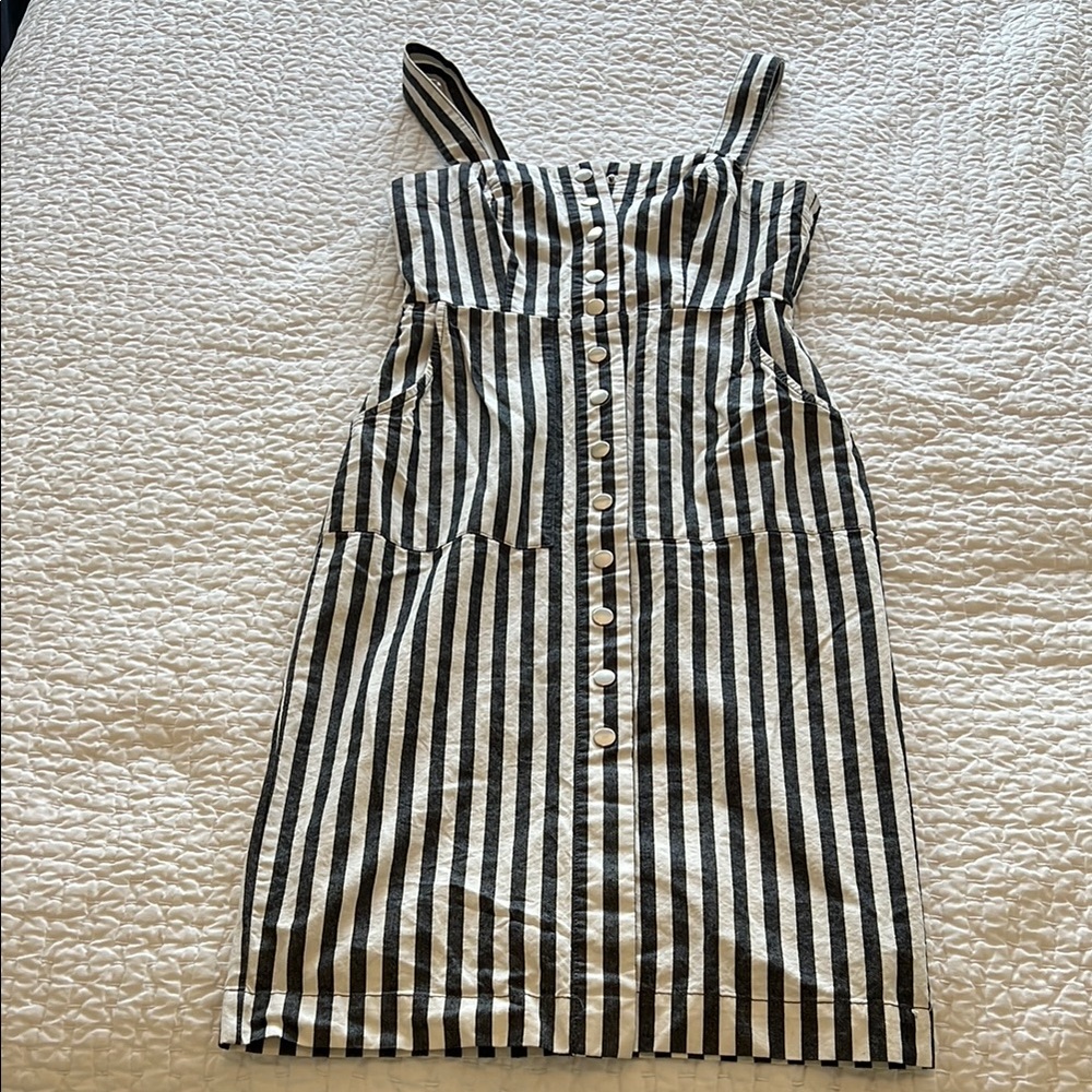 Forever 21 Monochrome Striped Snap Dress